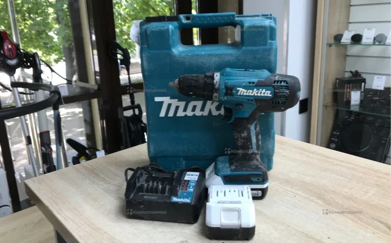 Шуруповёрт Makita DF488D