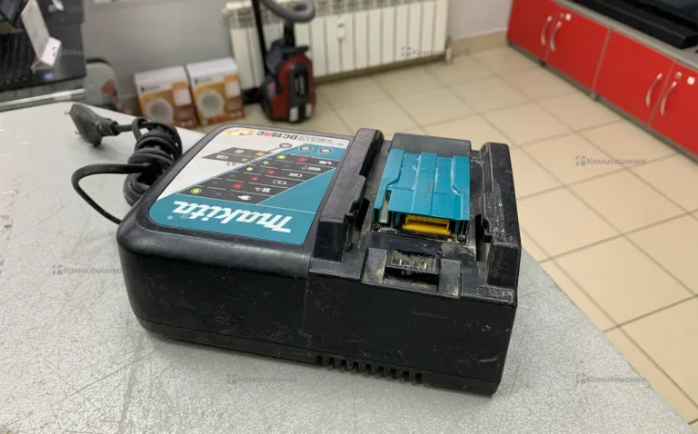 Зарядное устройство  Makita DC18RT