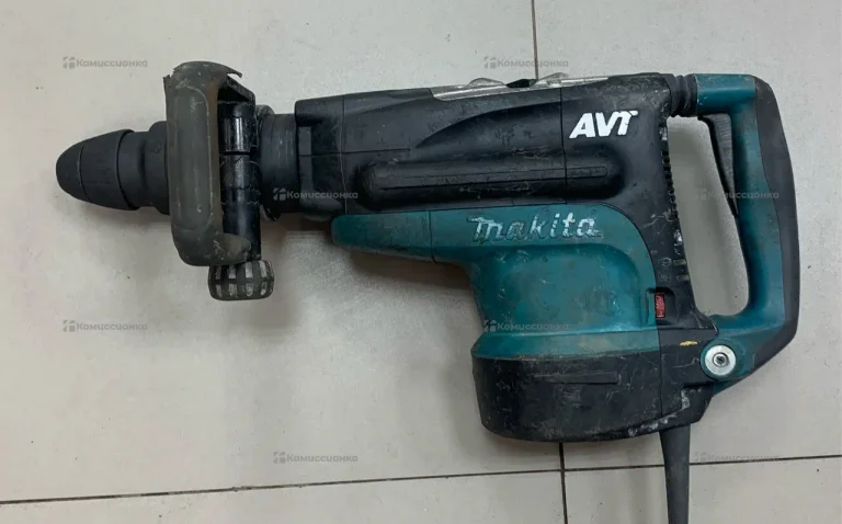 Перфоратор Makita HR5211c