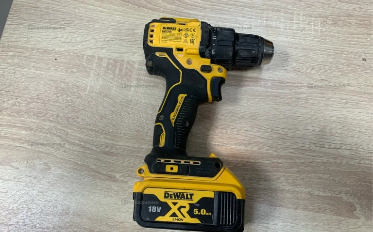 Аккумуляторная дрель-шуруповерт DeWALT DCD708N