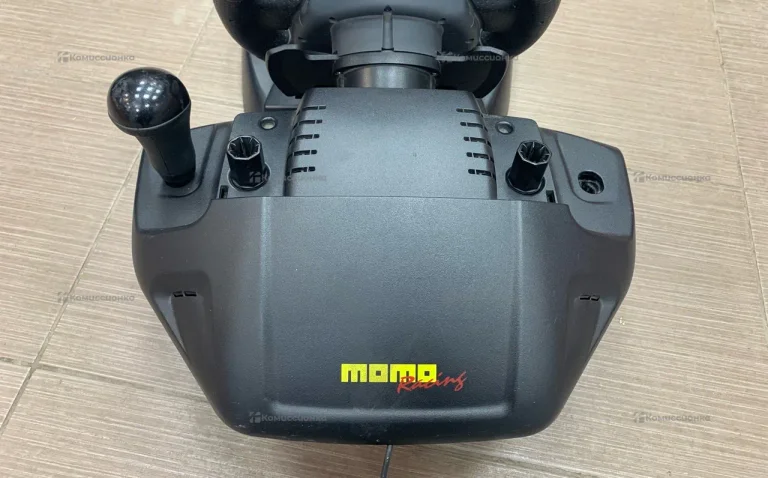 Logitech MOMO Racing Руль
