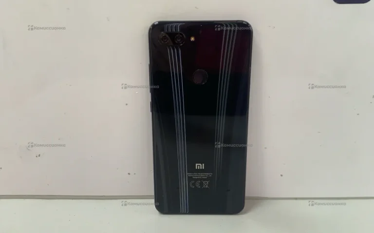 Xiaomi Mi 8 Lite 4/64 ГБ