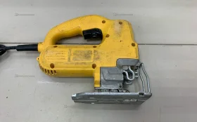 Электролобзик Dewalt.