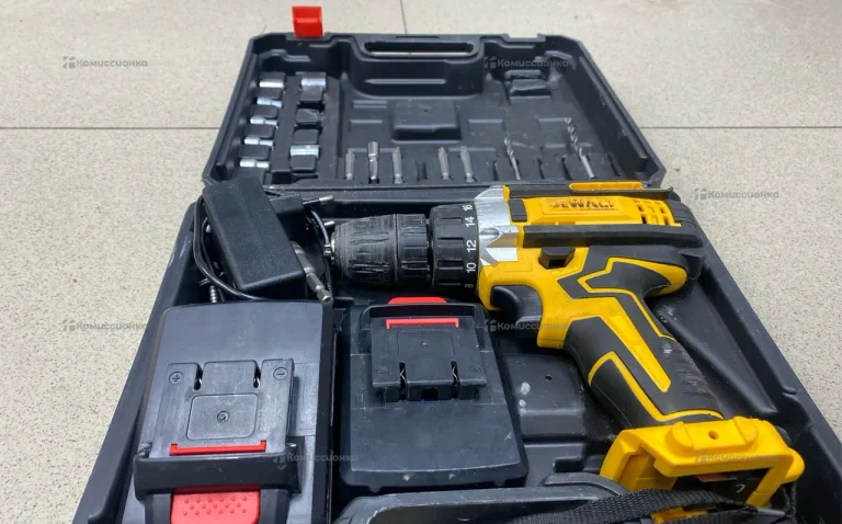 Шуроповерт Dewalt lion dril