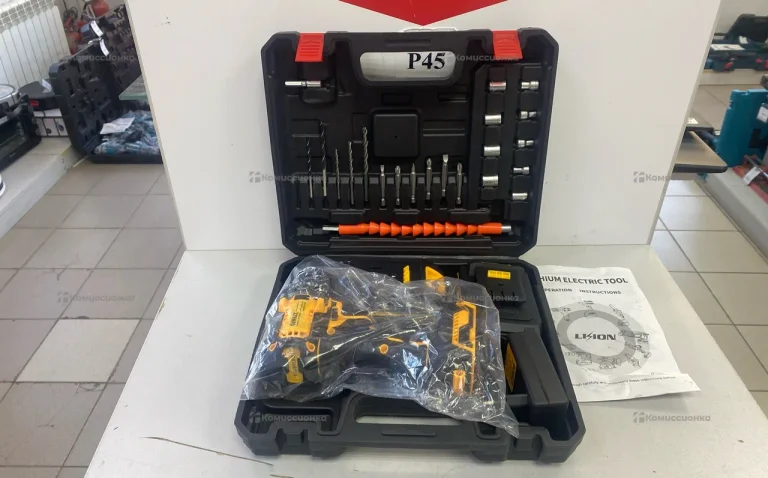 Шуруповерт Dewalt б/щ *