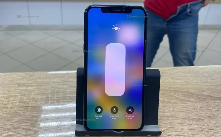 Apple iPhone X 3/64 ГБ
