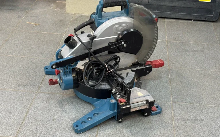 Торцовочная пила Erbauer EMIS254C