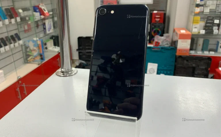Apple iPhone SE (2022) 4/64 ГБ