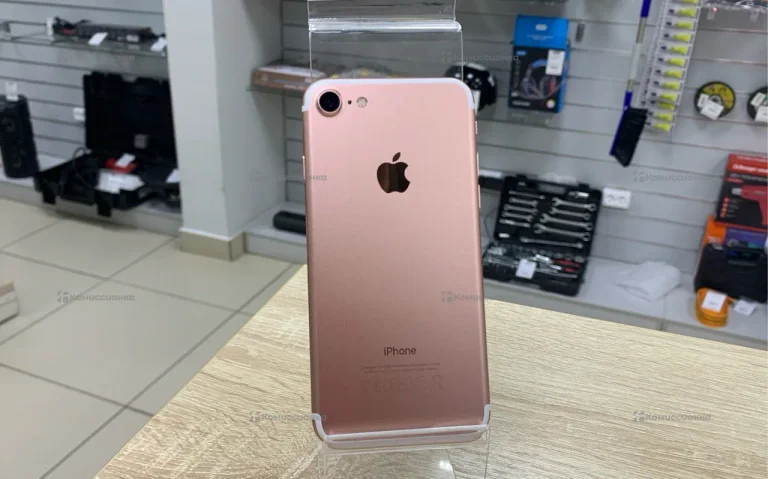 Apple iPhone 7 2/32 ГБ