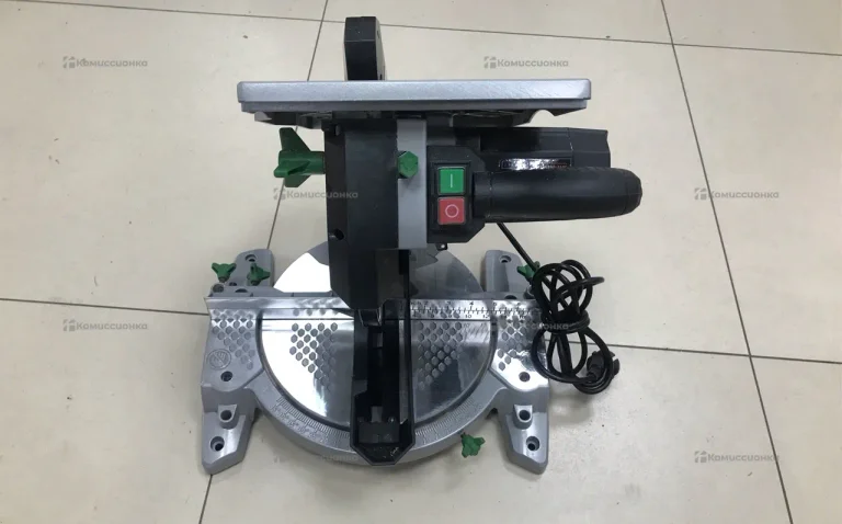 Пила торцовочная сетевая ZTL1300210C