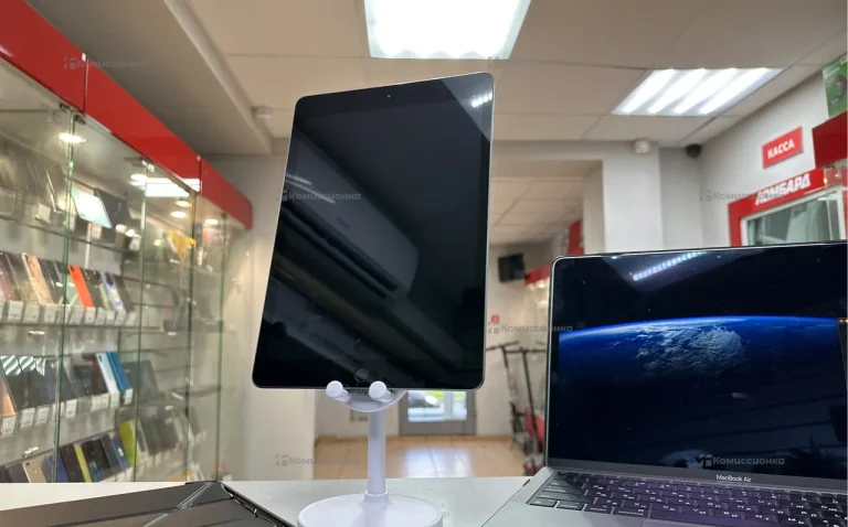 Планшет Apple iPad 8-го поколения 32