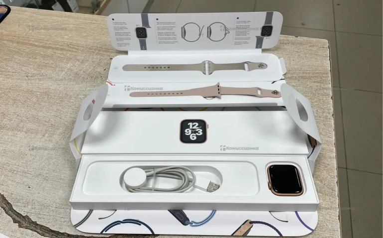 Часы  Apple Watch SE 1