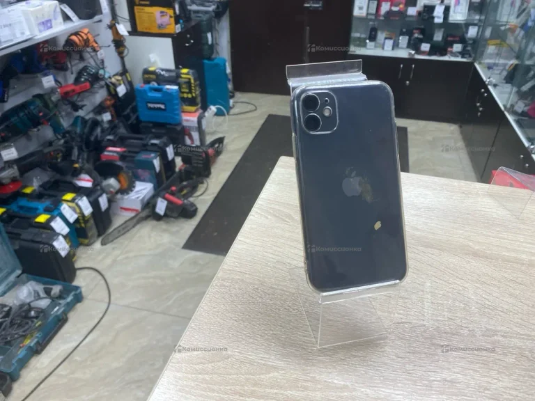 Apple iPhone 11 4/128 ГБ