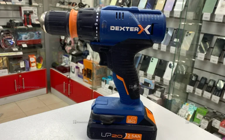 Дрель-шуруповерт Dexter 20VSD2-35RCA