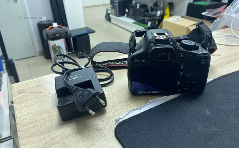 Фотоаппарат  canon ds126271