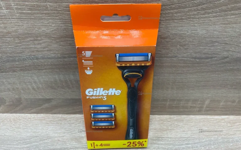 Станок Gillette Fusion 5. 4 лезвия