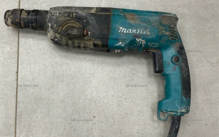 перфоратор Makita HR2450.