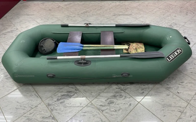 Лодка Legion 240