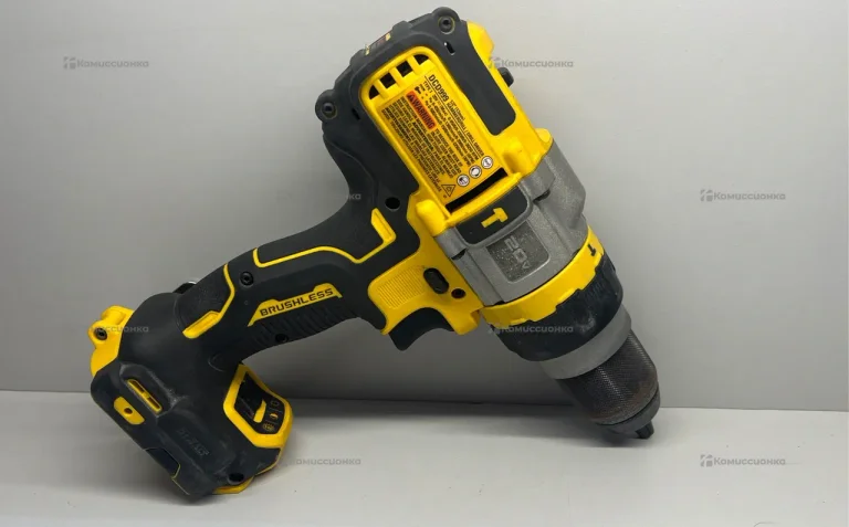 Аккумуляторная ударная дрель-шуруповерт DeWALT DCD