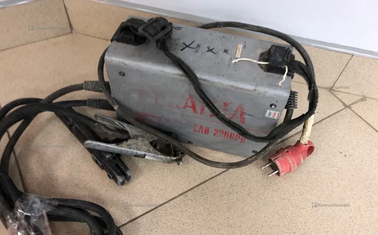 Сварочный аппарат РЕСАНТА САИ-220 (с проводами)