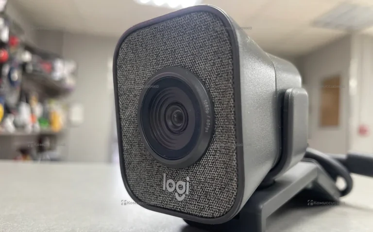 Web-камера Logitech StreamCam