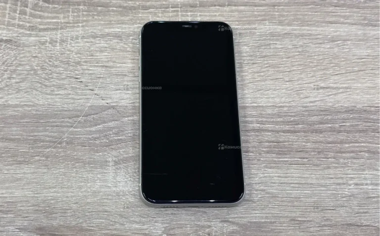 Apple iPhone 11 4/64 ГБ