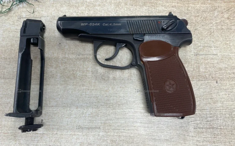 Пневматический пистолет MP-654K