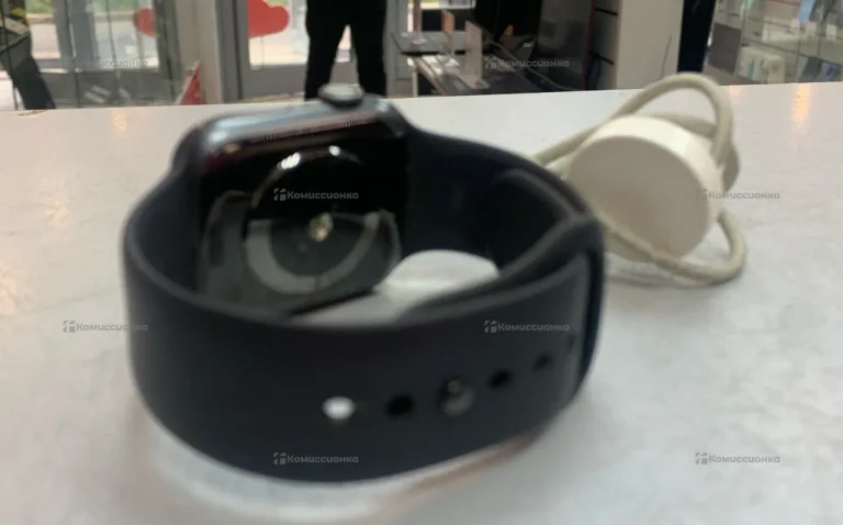 Часы  Apple Watch series 4