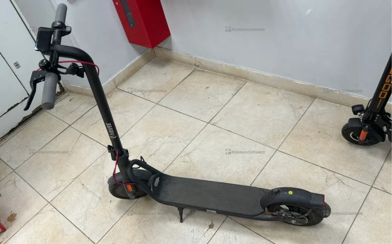 Электросамокат NAVEE V40 Electric Scooter