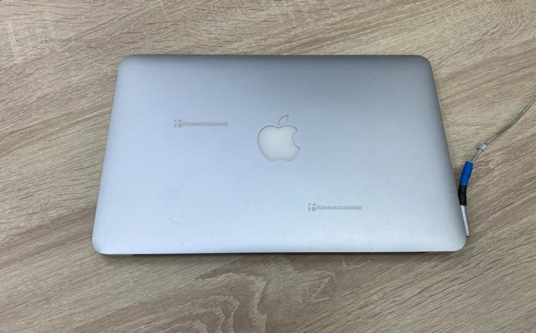 MacBook Air ( 11-inch A1370 )