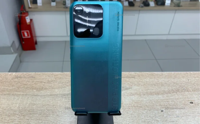 Tecno spark 8c 4/64