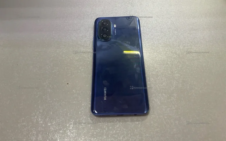 Huawei Nova Y70 4/128 ГБ