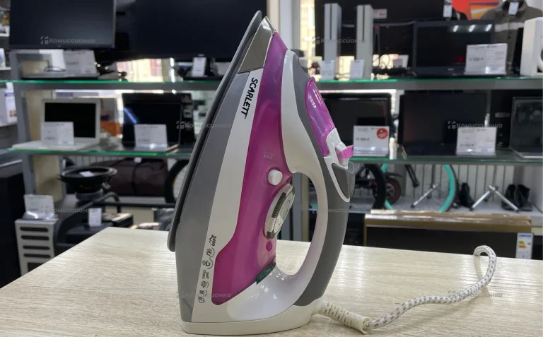 Утюг Scarlett SC-SI30K09