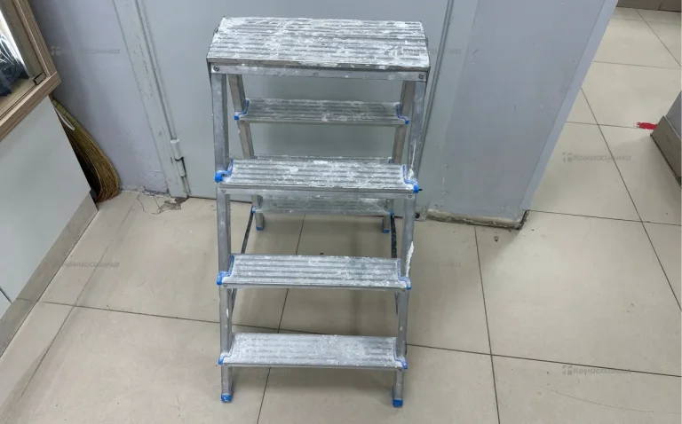 Стремянка алюминиевая, 4 ступени