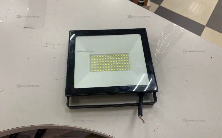 галогенный светодиодный прожектор 70w