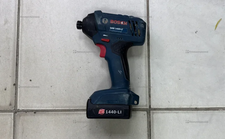 Винтоверт Bosch GDR 1440-LI 1.3Ач х2