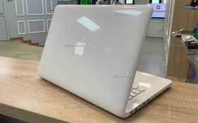 Ноутбук Apple MacBook (2010)