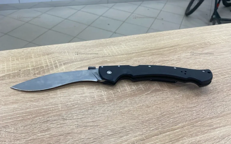Нож Rajah. 2