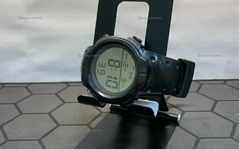 Часы черные