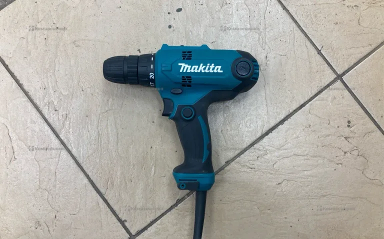 Сетевая дрель-шуруповерт Makita DF0300
