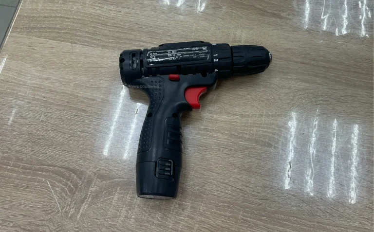 Шуруповёрт чёрный