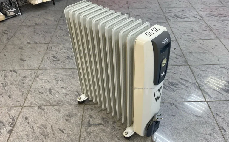 Масляный обогреватель DeLonghi 11 секций
