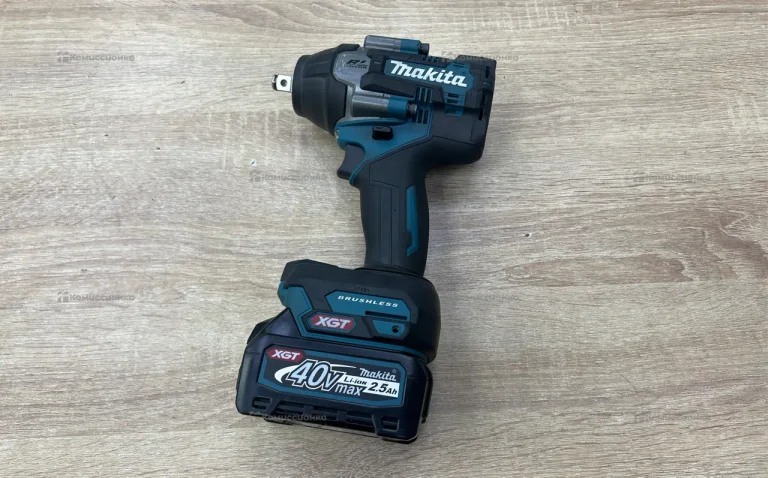 Аккумуляторный гайковерт Makita TW007G