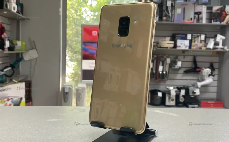 Samsung Galaxy A8 (2018) 4/32Gb