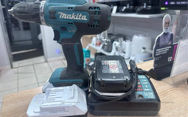 Шуруповерт Makita DF488D