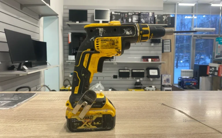 Аккумуляторный шуруповерт Dewalt DCF620