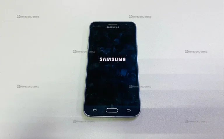 Samsung Galaxy J3 (2016) 2/16 ГБ