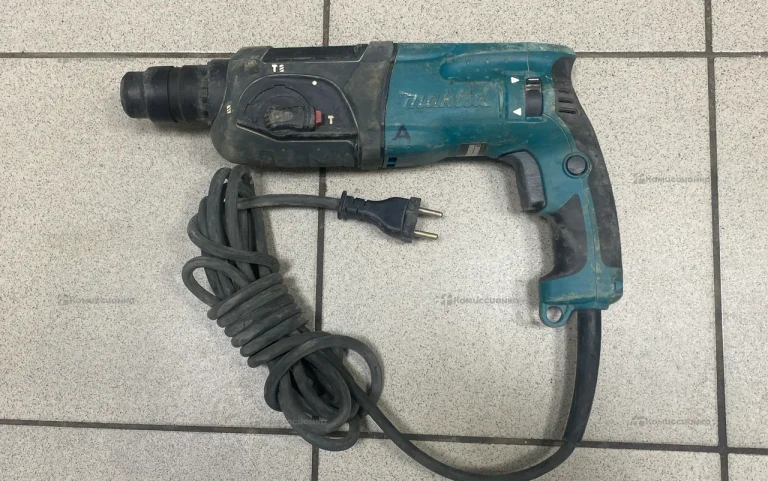 перфоратор Makita hr2470