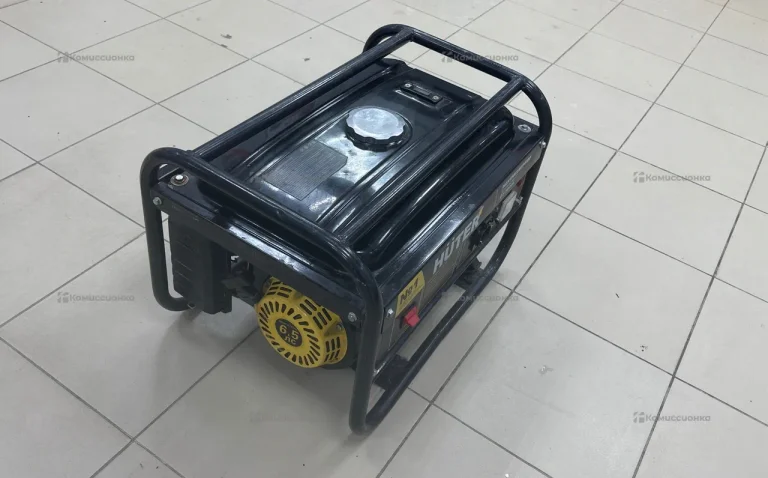 Бензиновый генератор HUTER 3000L