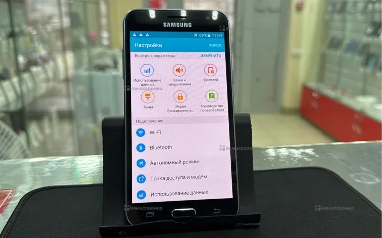 Samsung Galaxy J 3/16 ГБ 3011